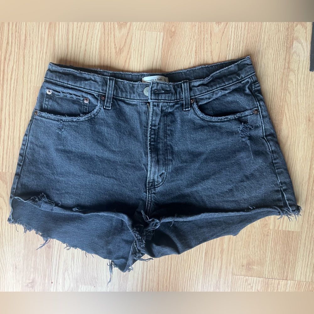 Abercrombie & Fitch curve love 90s high rise mom shorts